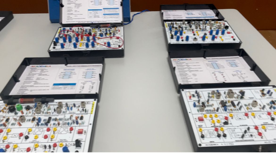 Analog Elecronics Lab